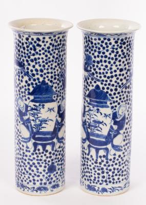 A pair of Chinese blue and white porcelain