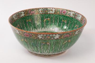 A large Chinese export punch bowl  36bf8a