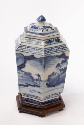 A Chinese hexagonal blue and white 36bf83