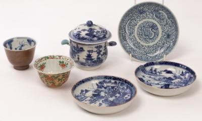 A group of Chinese porcelain items  36bf8f