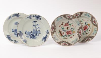 Two pairs Chinese porcelain plates,