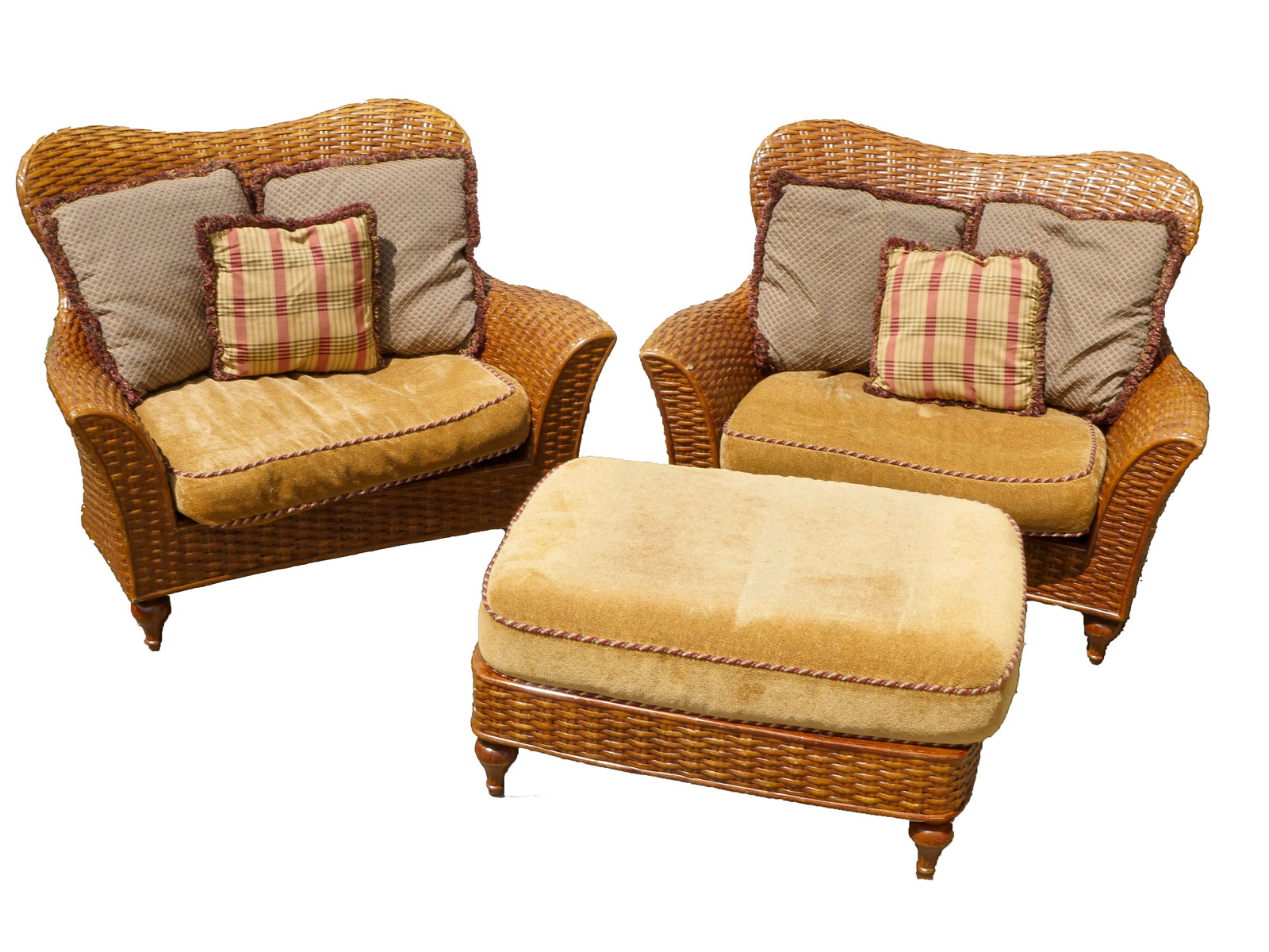 PAIR OF LANE WICKER CHAIRS OTTOMAN  36c028