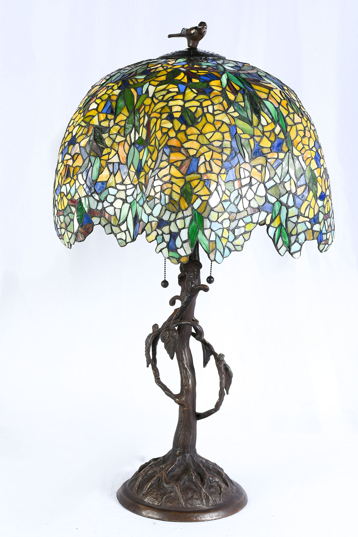 MODERN LEADED GLASS TABLE LAMP: