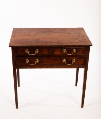 A George III walnut side table 36c12e