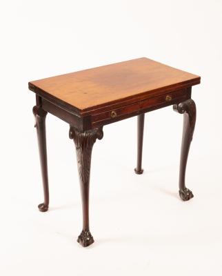 A George II mahogany tea table  36c160