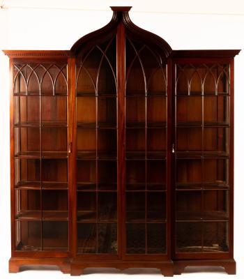 A George III style mahogany display 36c195