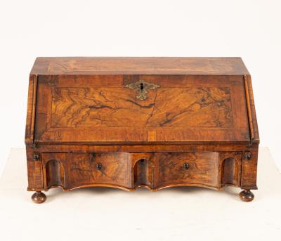 A Queen Anne walnut dressing table 36c20a