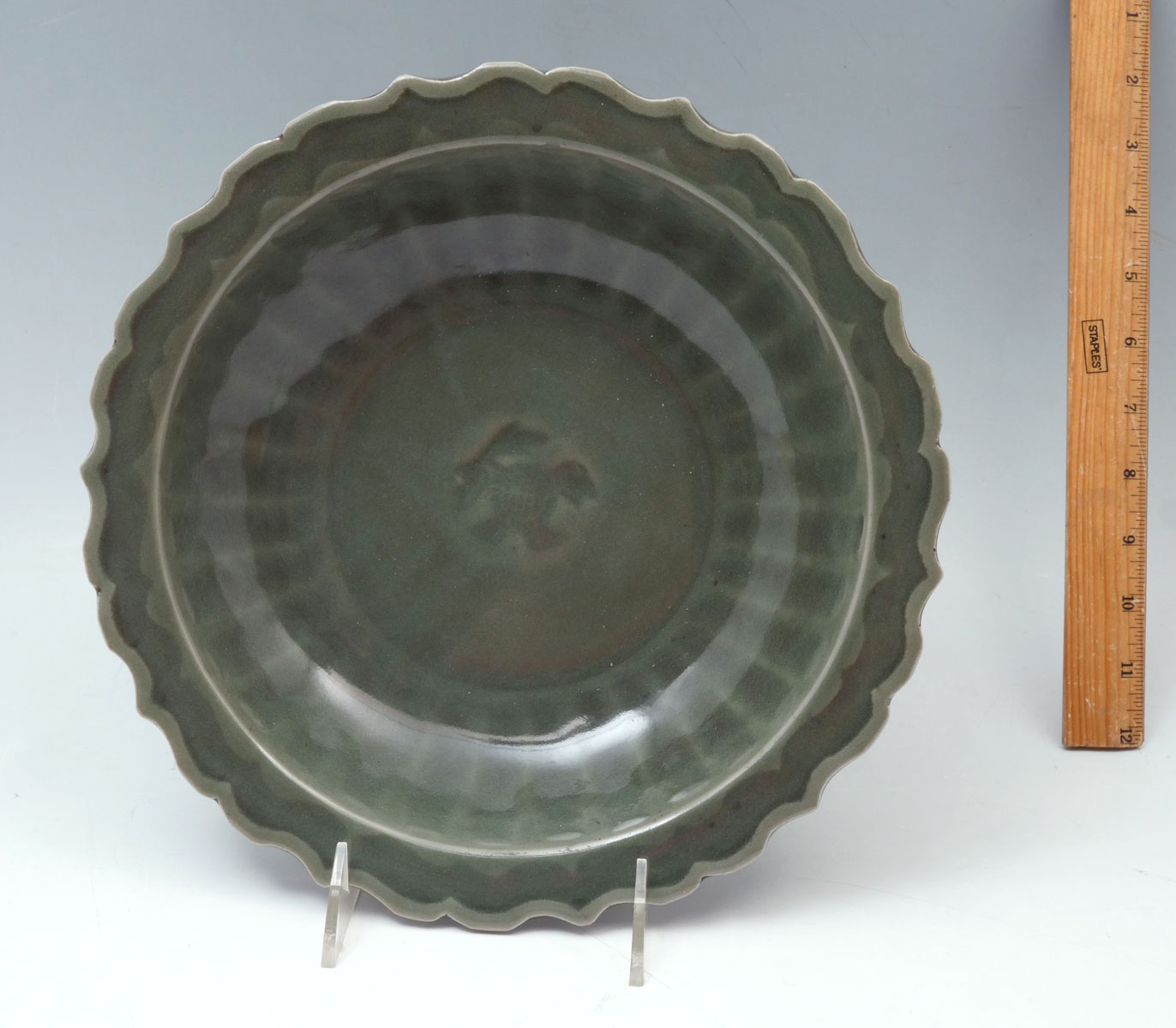 CHINESE CELADON CENTER MING DYNASTY 36c398