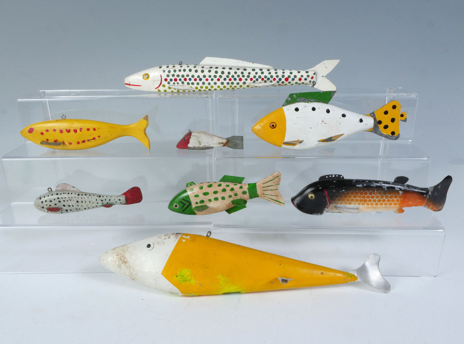 EIGHT OLD TIMEY TYPE PAINTED FISH 36c3cd