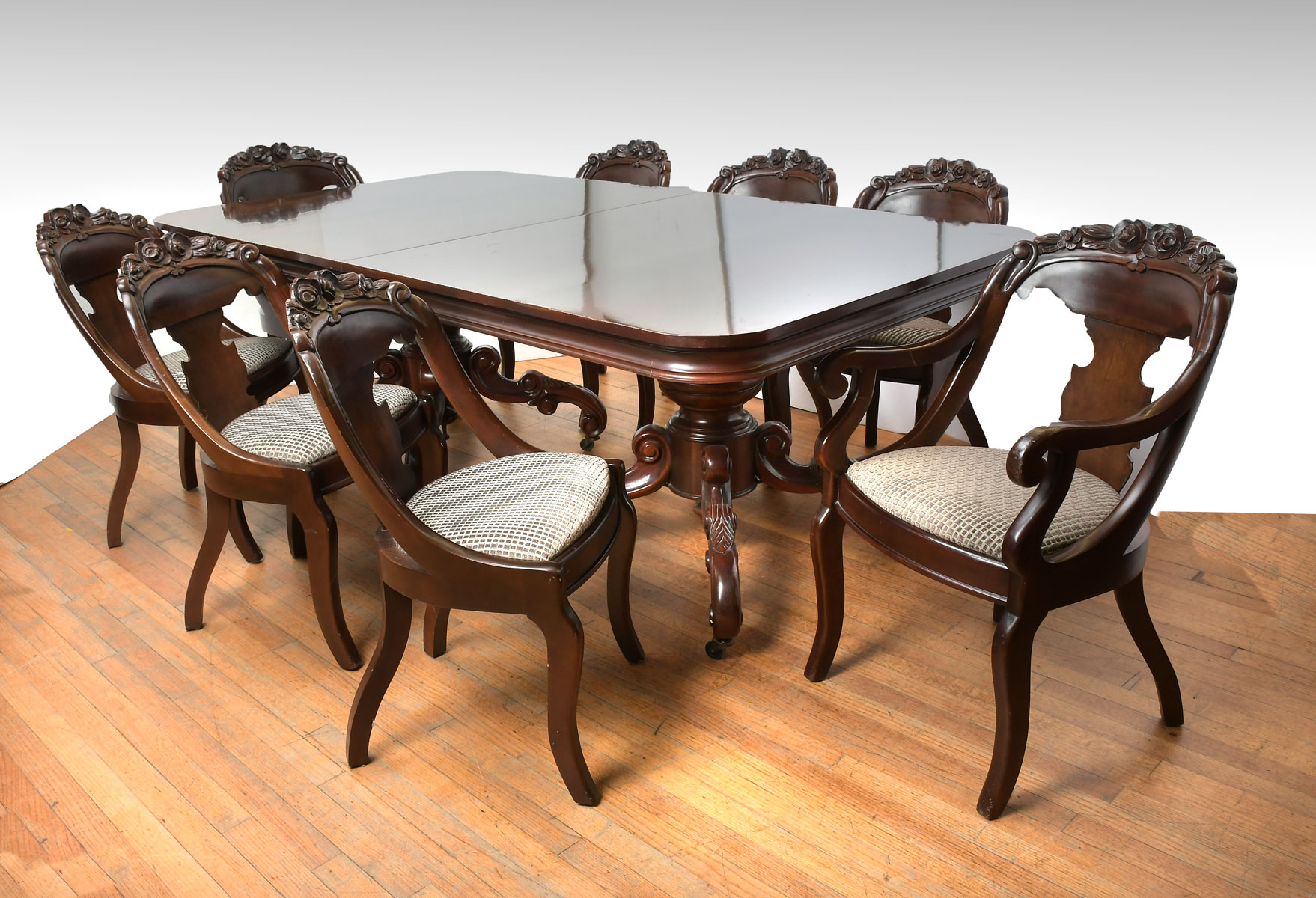 DINING TABLE WITH 6 CHAIRS & 2 LEAVES: