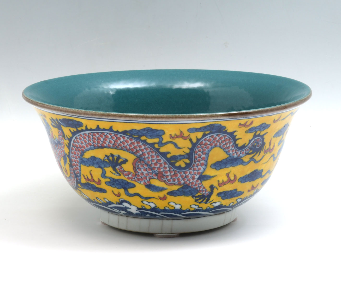 YELLOW GROUND CHINESE DRAGON BOWL: