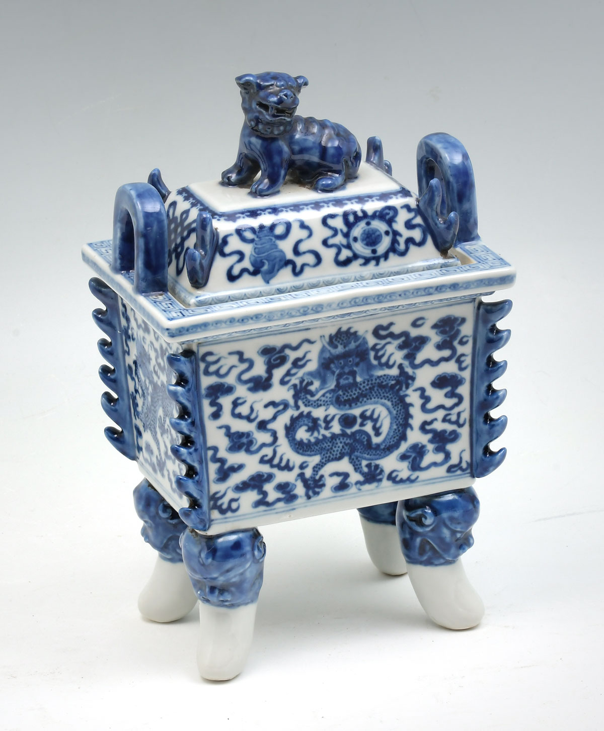 BLUE WHITE CHINESE PORCELAIN 36c494