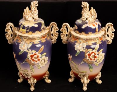 A pair of Japanese pottery vases  36c599
