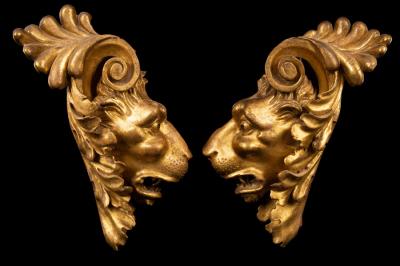 A pair of carved gilt wood lion 36c5e1