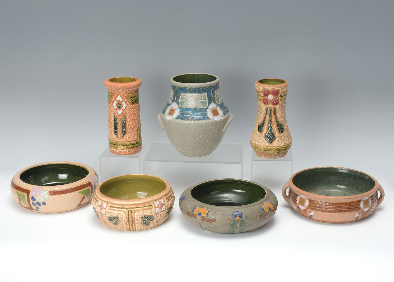 7 PC. ROSEVILLE POTTERY ''MOSTIQUE''