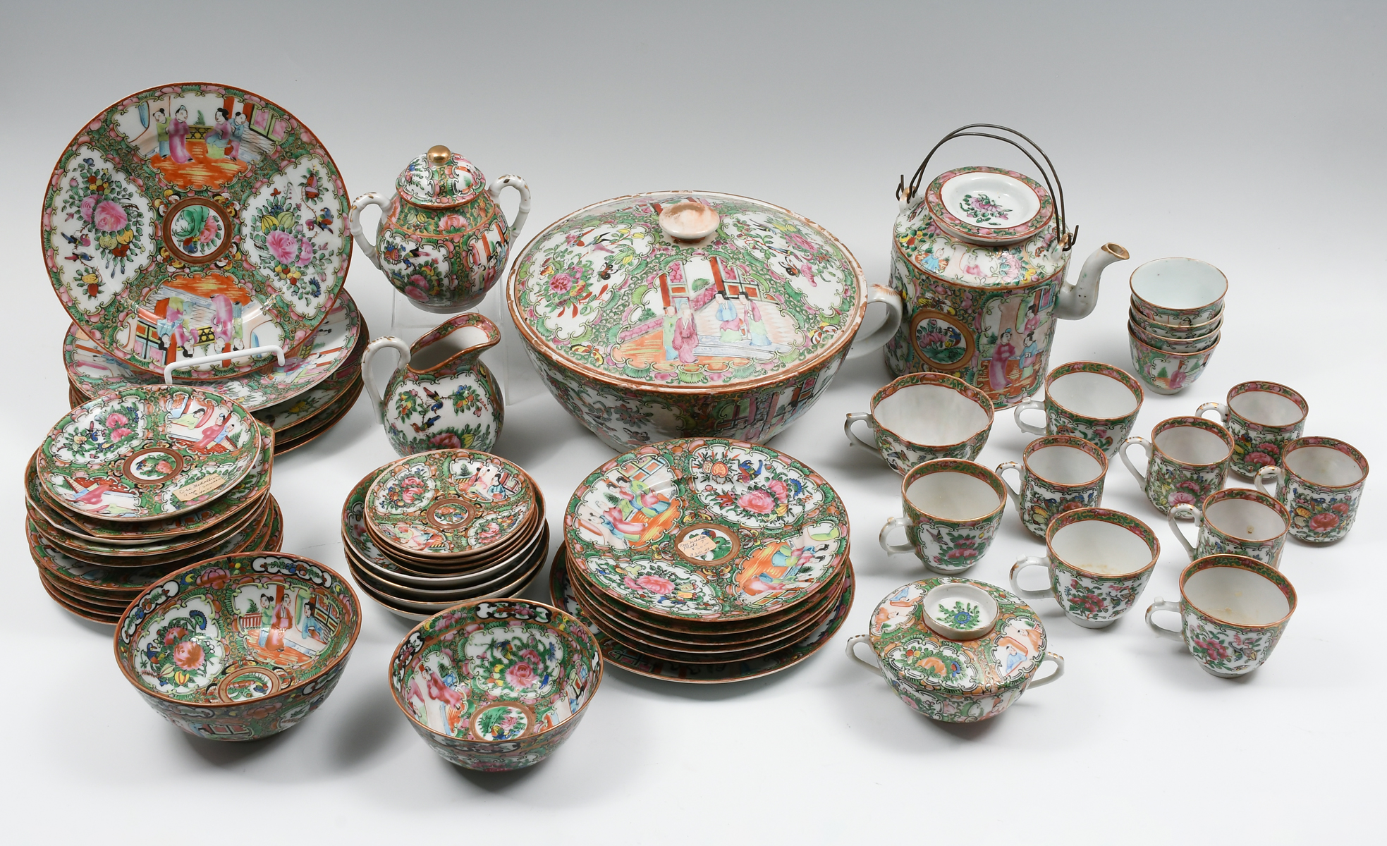 50 PC CHINESE ROSE MEDALLION PORCELAINS  36a168