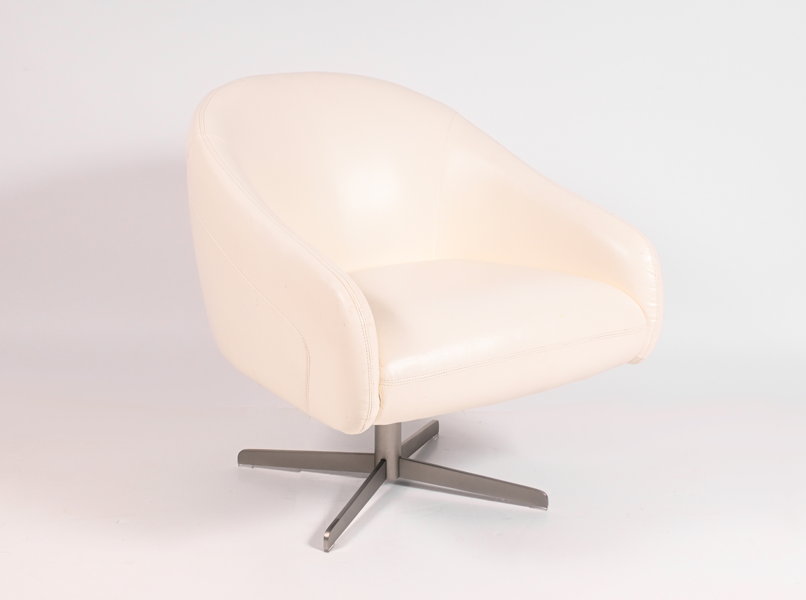 MODERN FAUX LEATHER SWIVEL CHAIR  36a1ce
