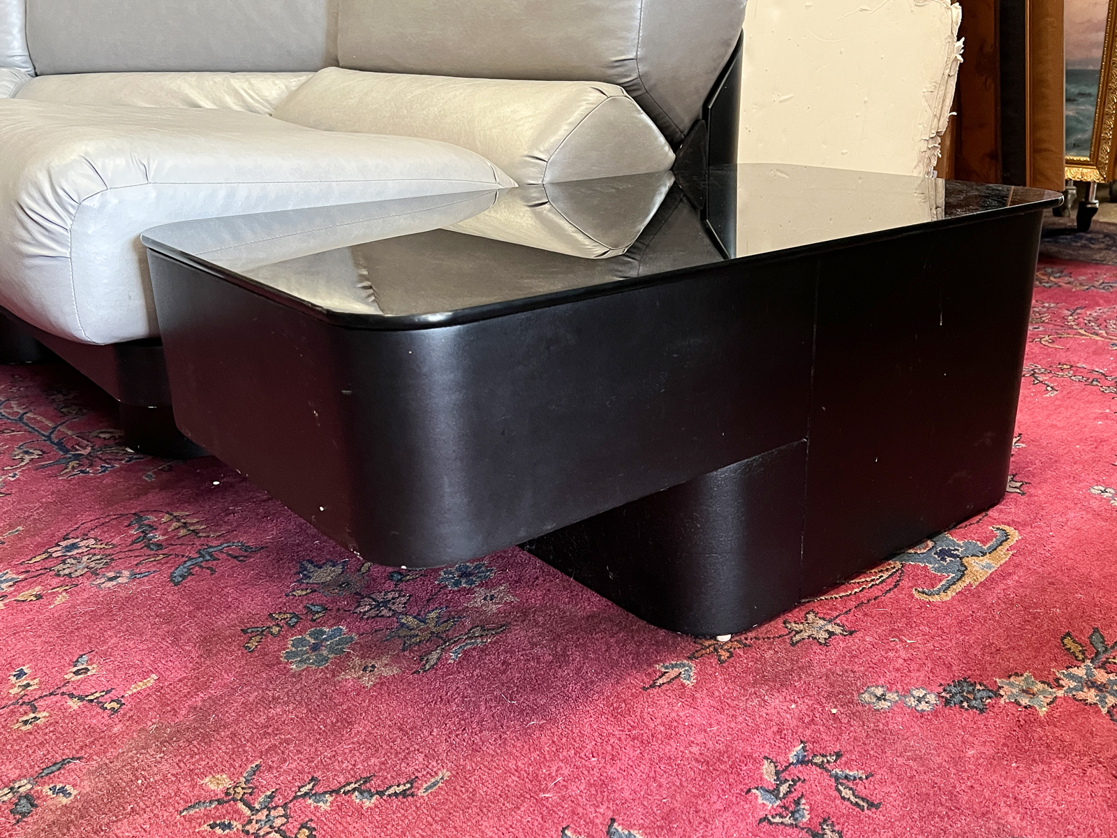 PAIR MODERN END TABLES WITH BLACK 36a1f1