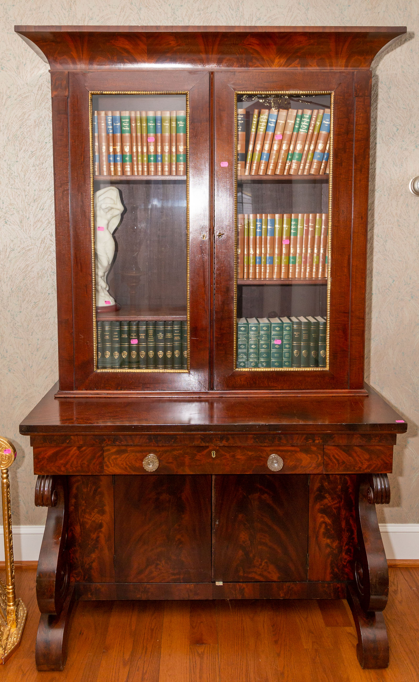 AN AMERICAN MAHOGANY BOOKCASE CABINET 36a208