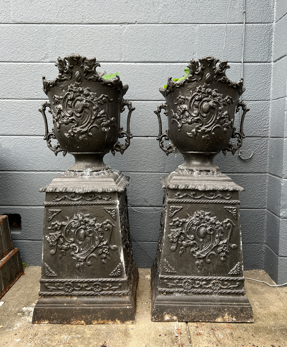 PAIR OF CAST ALUMINUM GARDEN URNS: