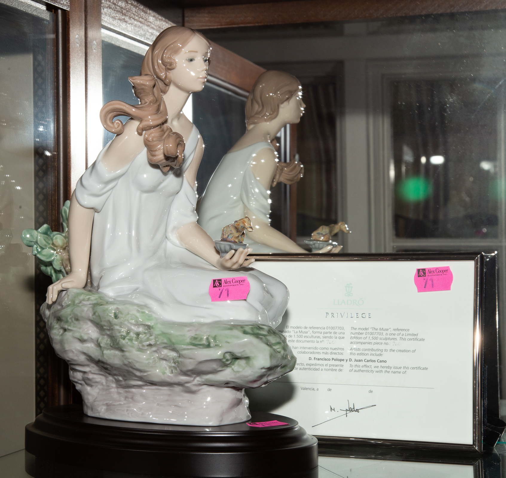 A LLADRO FIGURE THE NEWS Limited 36a271