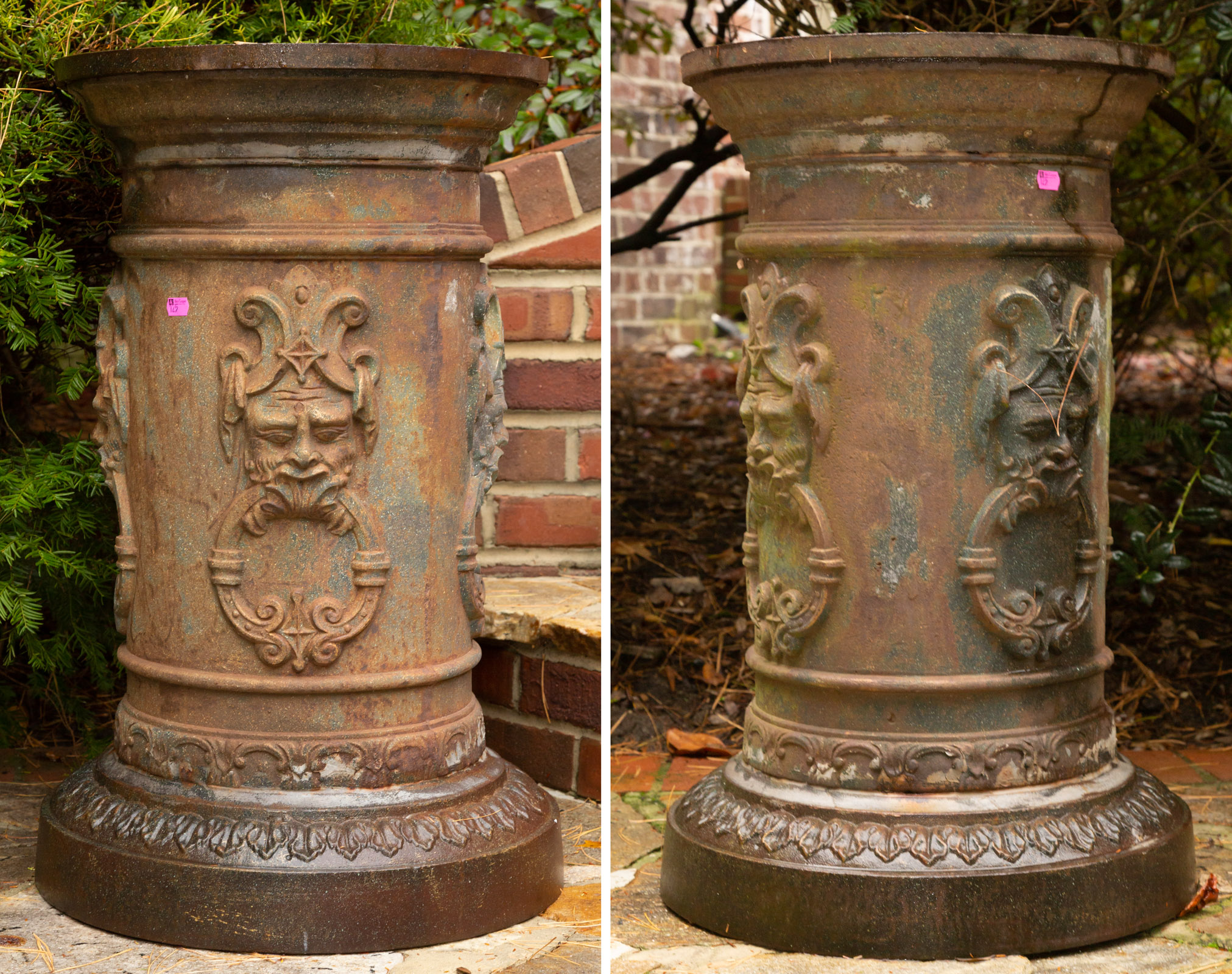 A PAIR OF CLASSICAL CAST IRON PEDESTALS 36a2bf