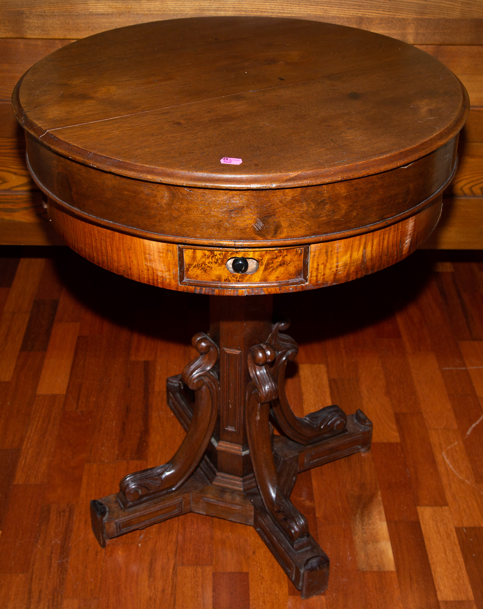 VICTORIAN WALNUT CIRCULAR TABLE 36a2ba