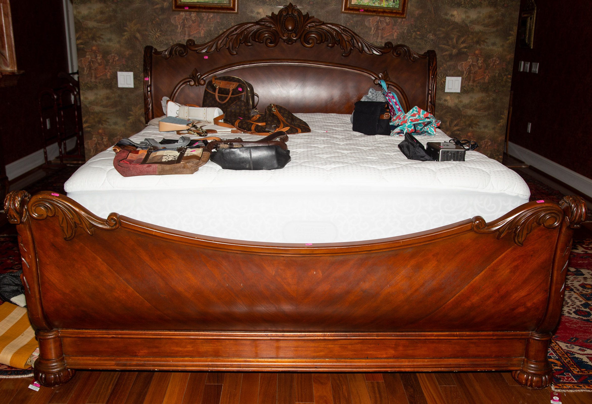 A CARVED MAHOGONY KING SIZE BED 36a2ee
