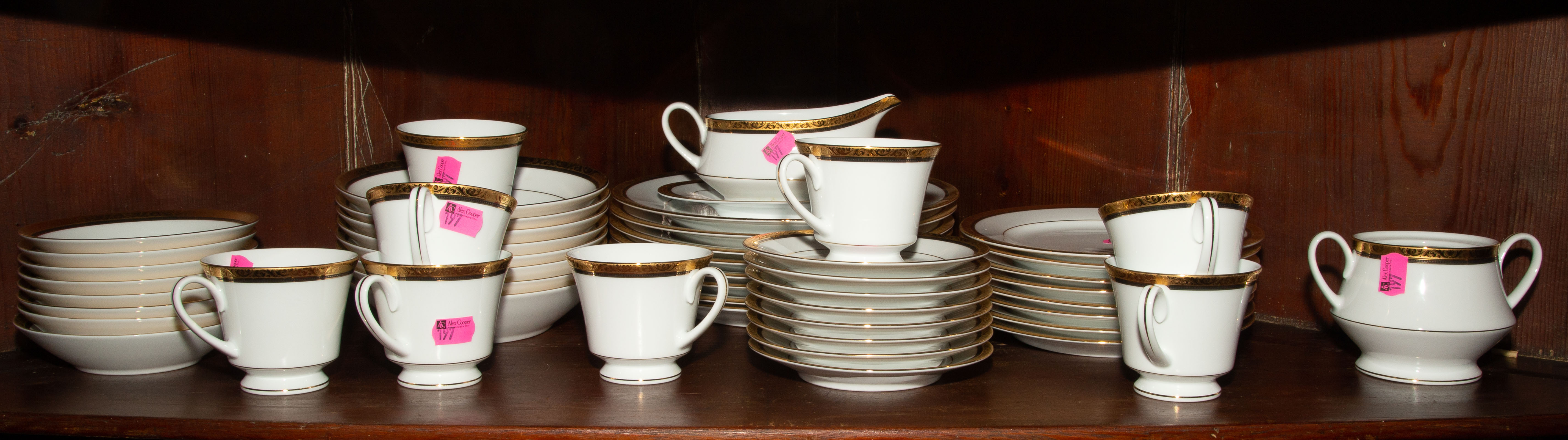 A SERVICE FOR EIGHT NORITAKE SRI LANKA