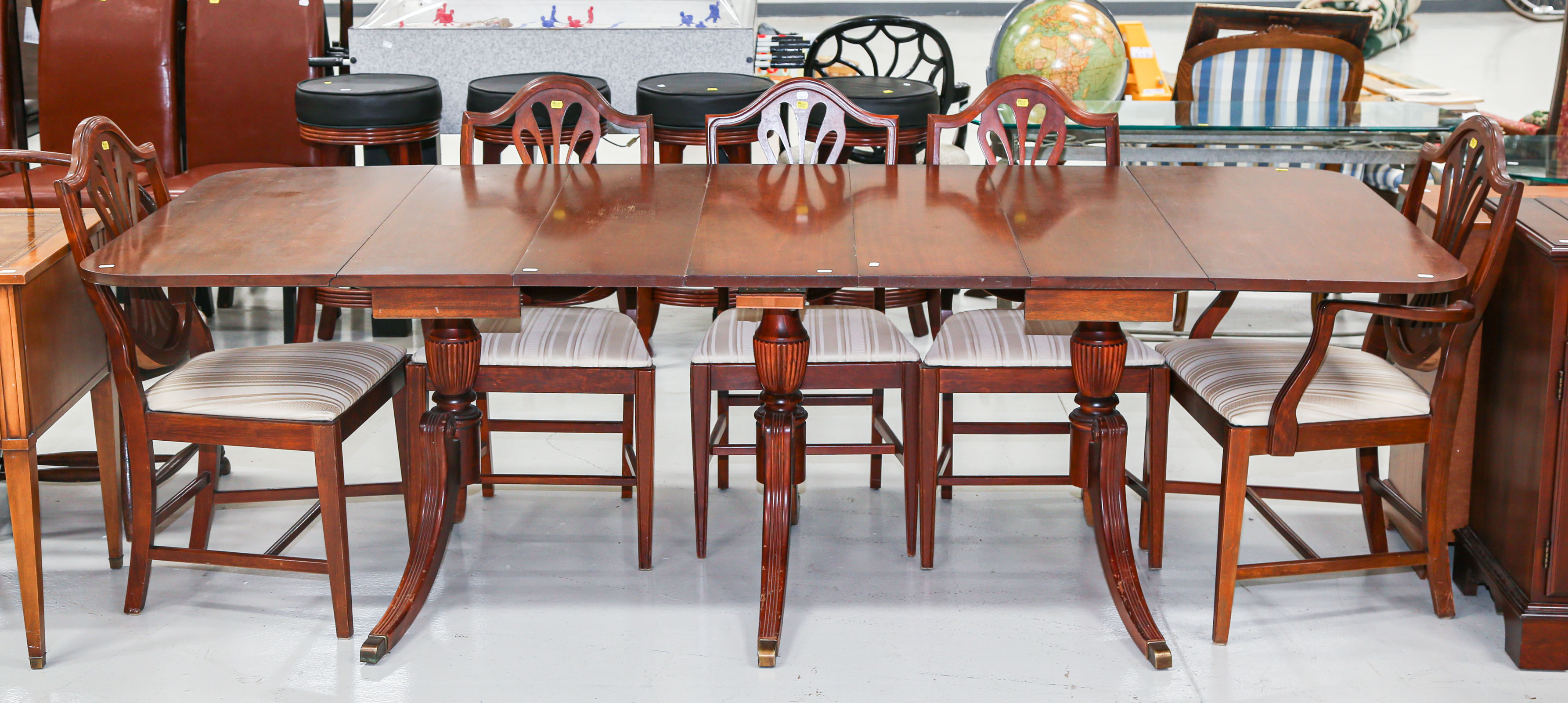 DROP LEAF DINING TABLE & EIGHT DINING