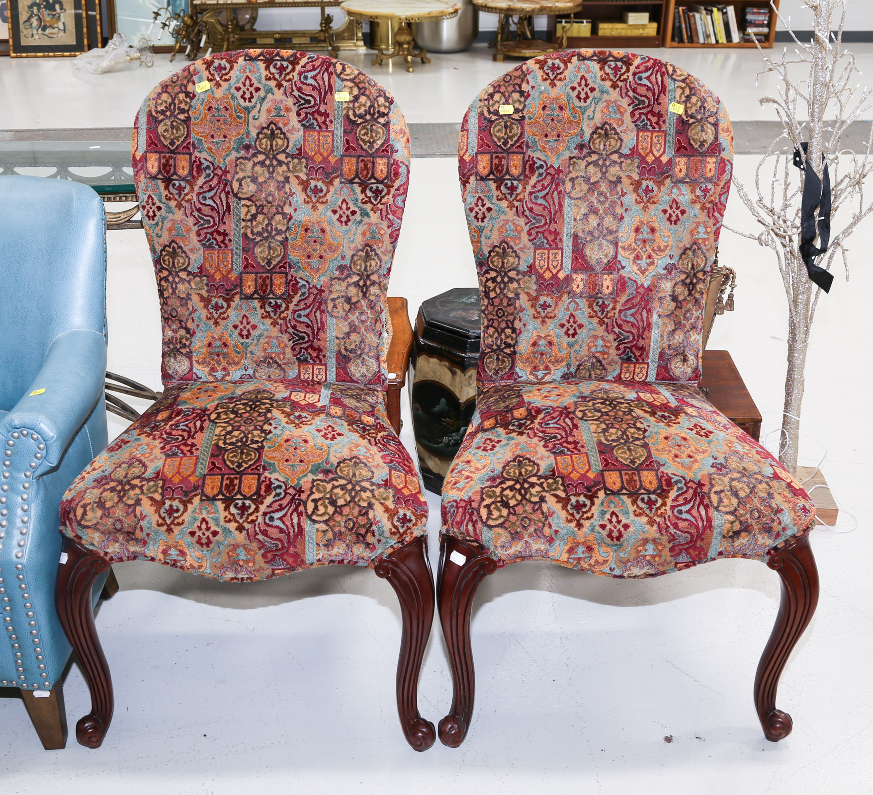 A PAIR OF QUEEN ANNE STYLE SIDE