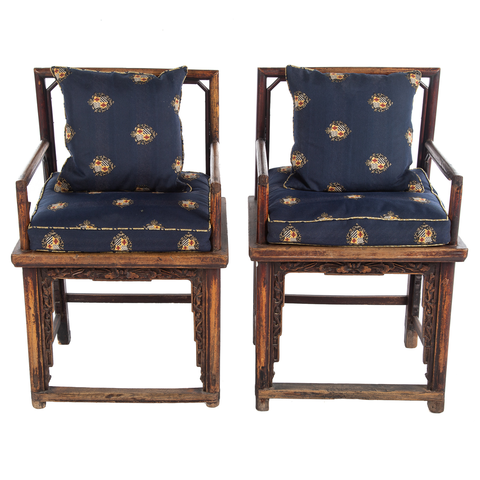 A PAIR OF CHINESE HARDWOOD ARMCHAIRS 36a4f8
