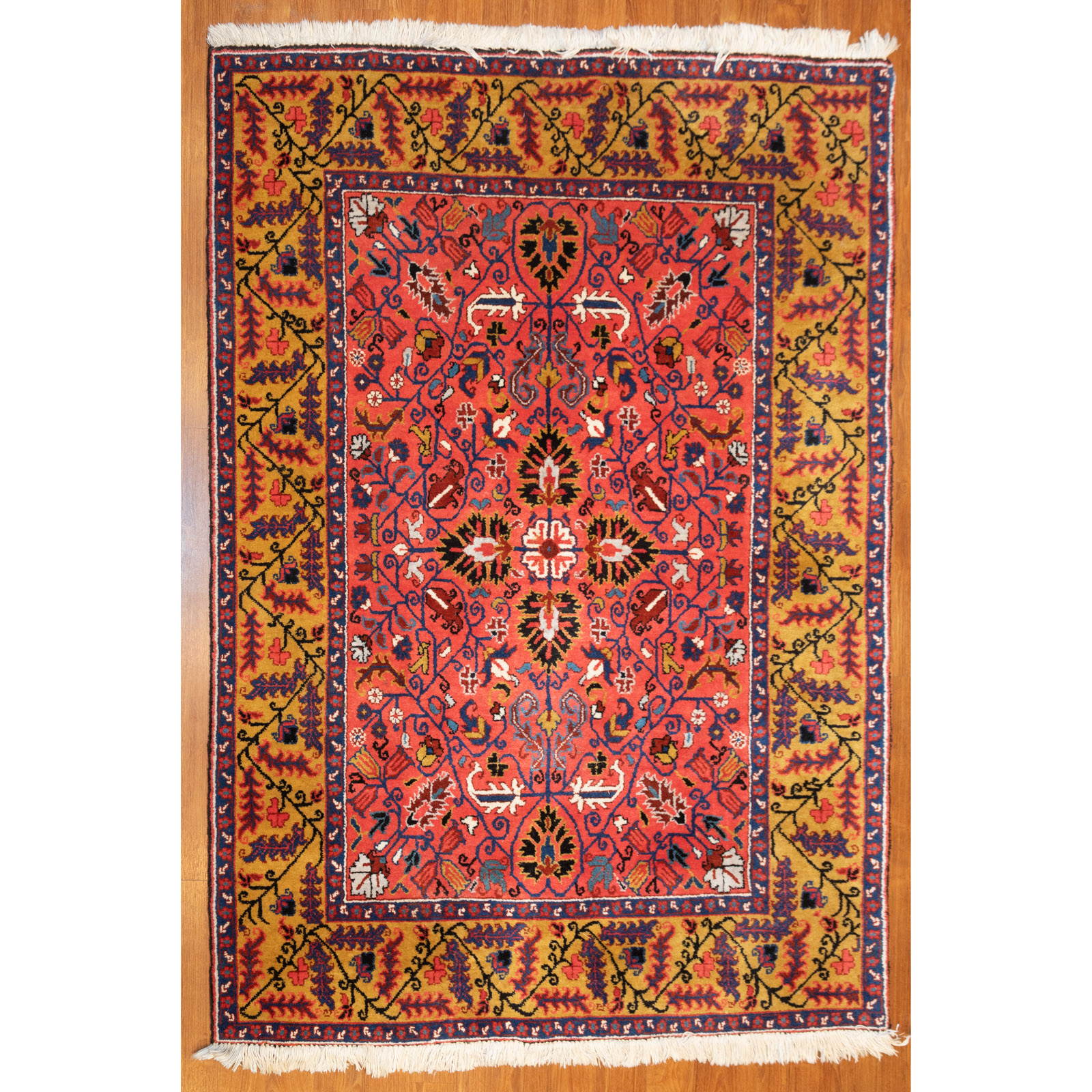 HERIZ RUG, PERSIA, 4.9 X 6.7 Fourth