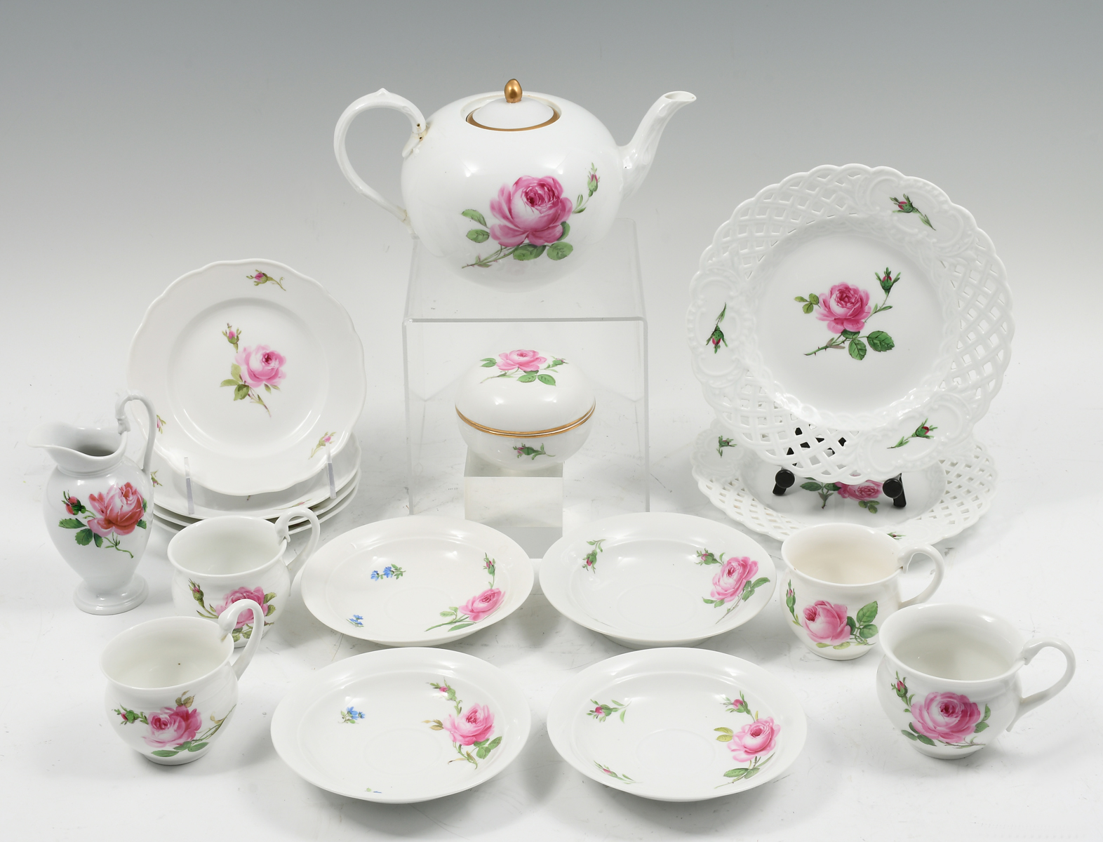 15 PC MEISSEN PORCELAIN TEA SET  36a555