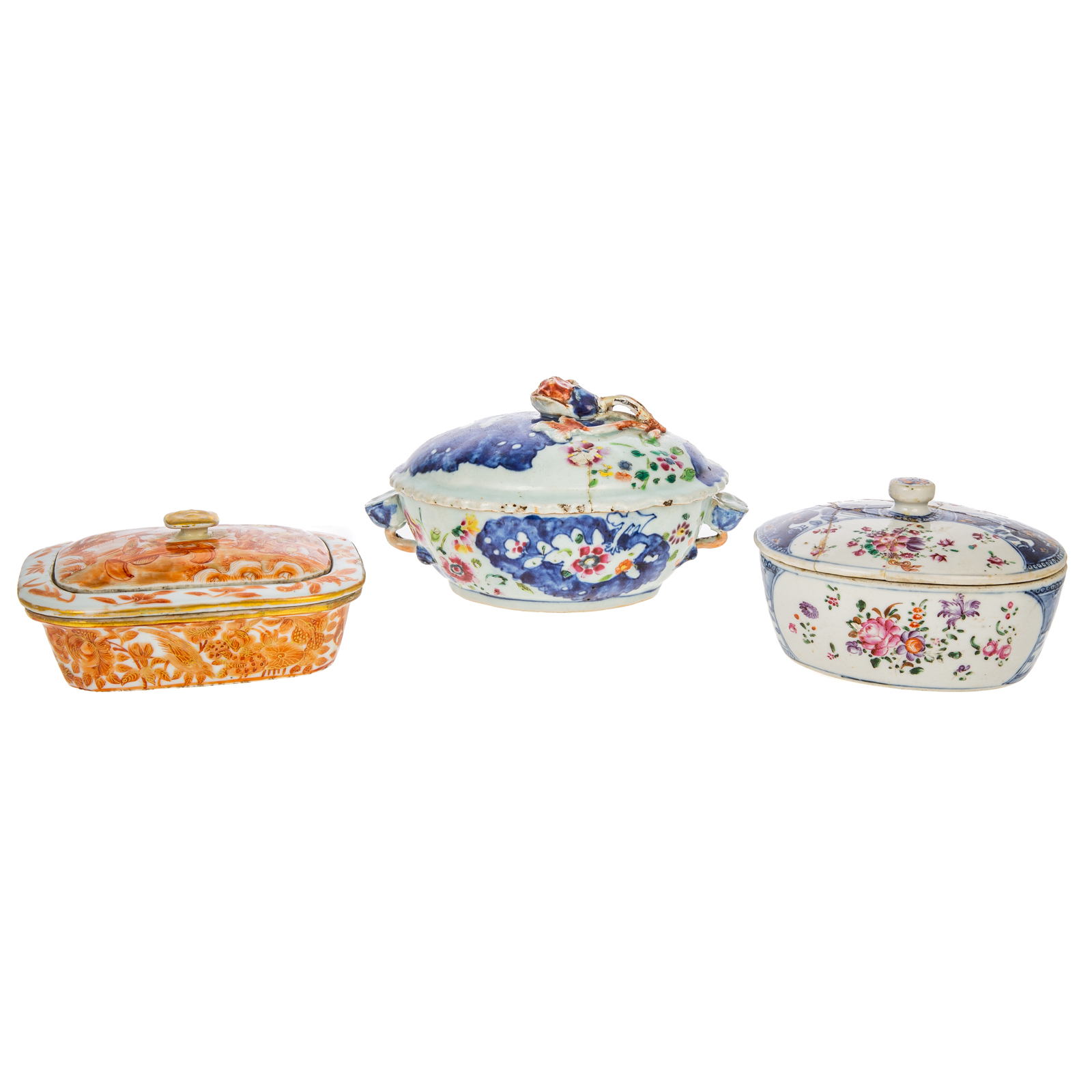 THREE CHINESE EXPORT PORCELAIN