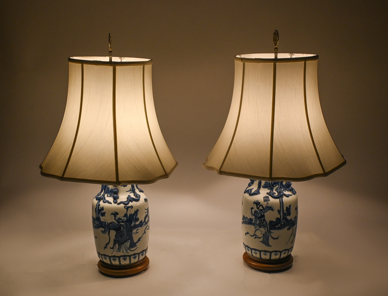 PAIR OF CONTEMPORARY CHINESE BLUE 36a734
