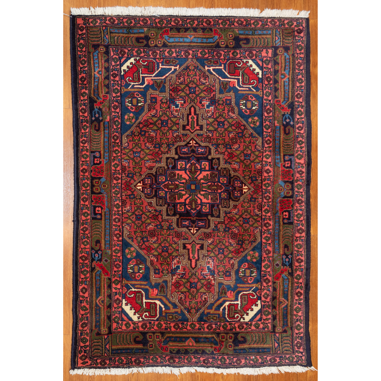 HAMADAN RUG, PERSIA, 3.4 X 4.8