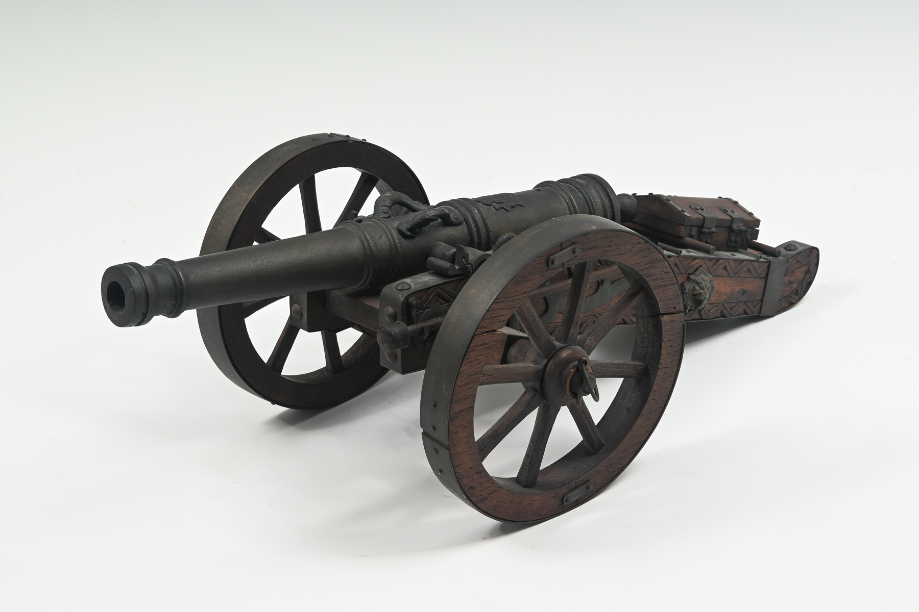 ENGLISH BLACK POWDER SIGNAL CANNON: