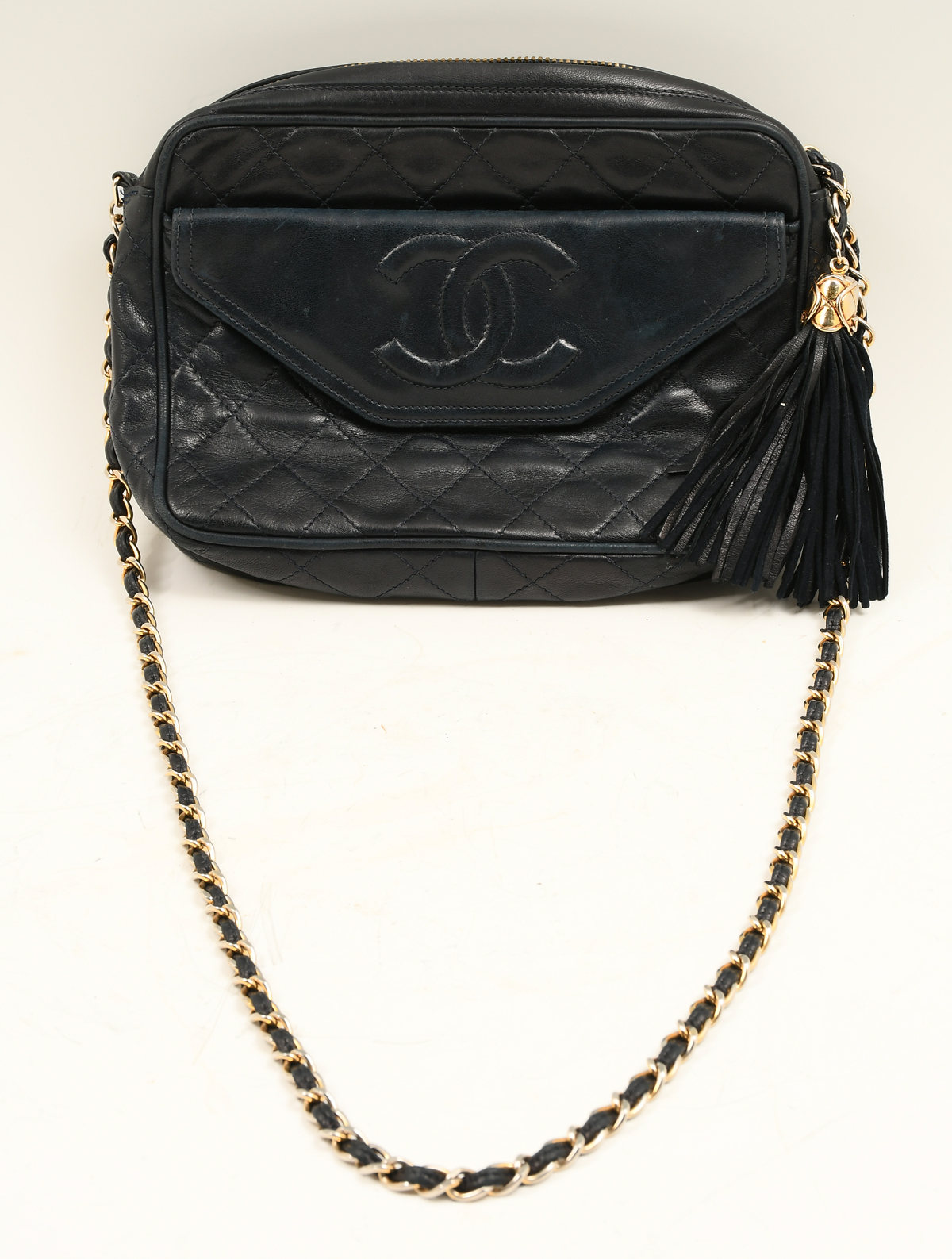 VINTAGE CHANEL NAVY CC TASSEL CAMERA 36a8ef