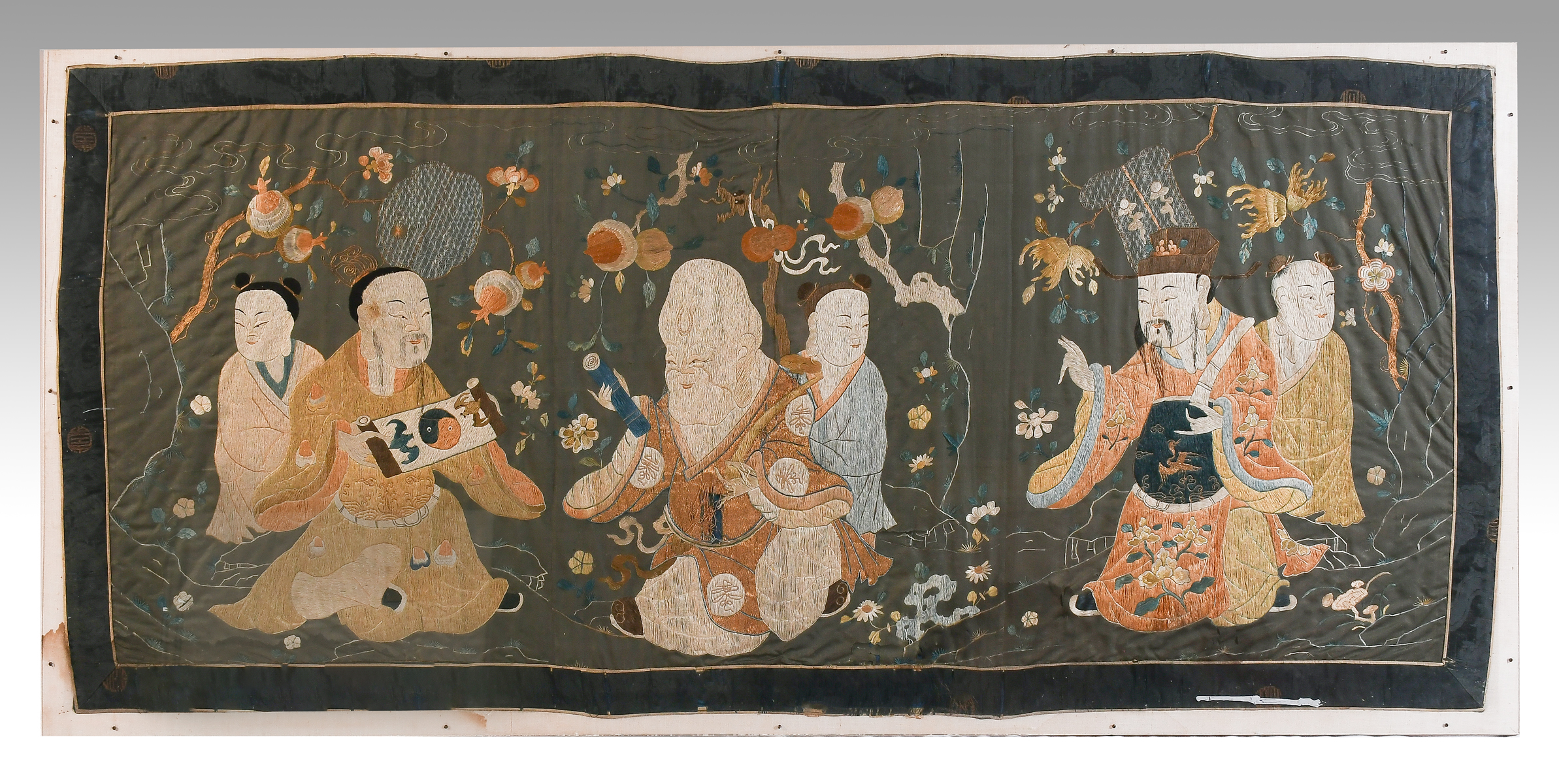 LARGE CHINESE FIGURAL SILK TAPESTRY  36ab33