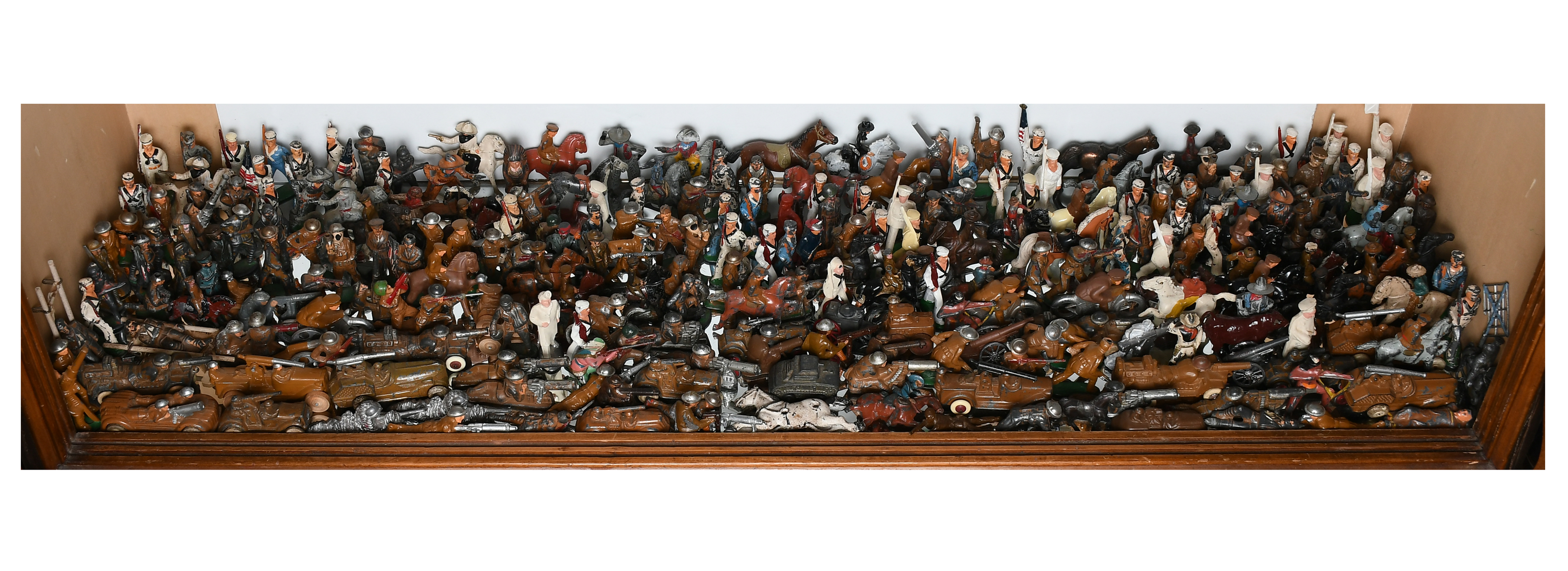LARGE LOT OF LEAD TOY SOLDIERS 36ac09