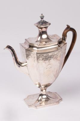 A George III silver coffee   36ade1