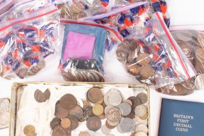 Assorted to coins to include sixpence,