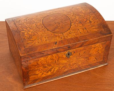 A William Mary walnut lace box  36af33