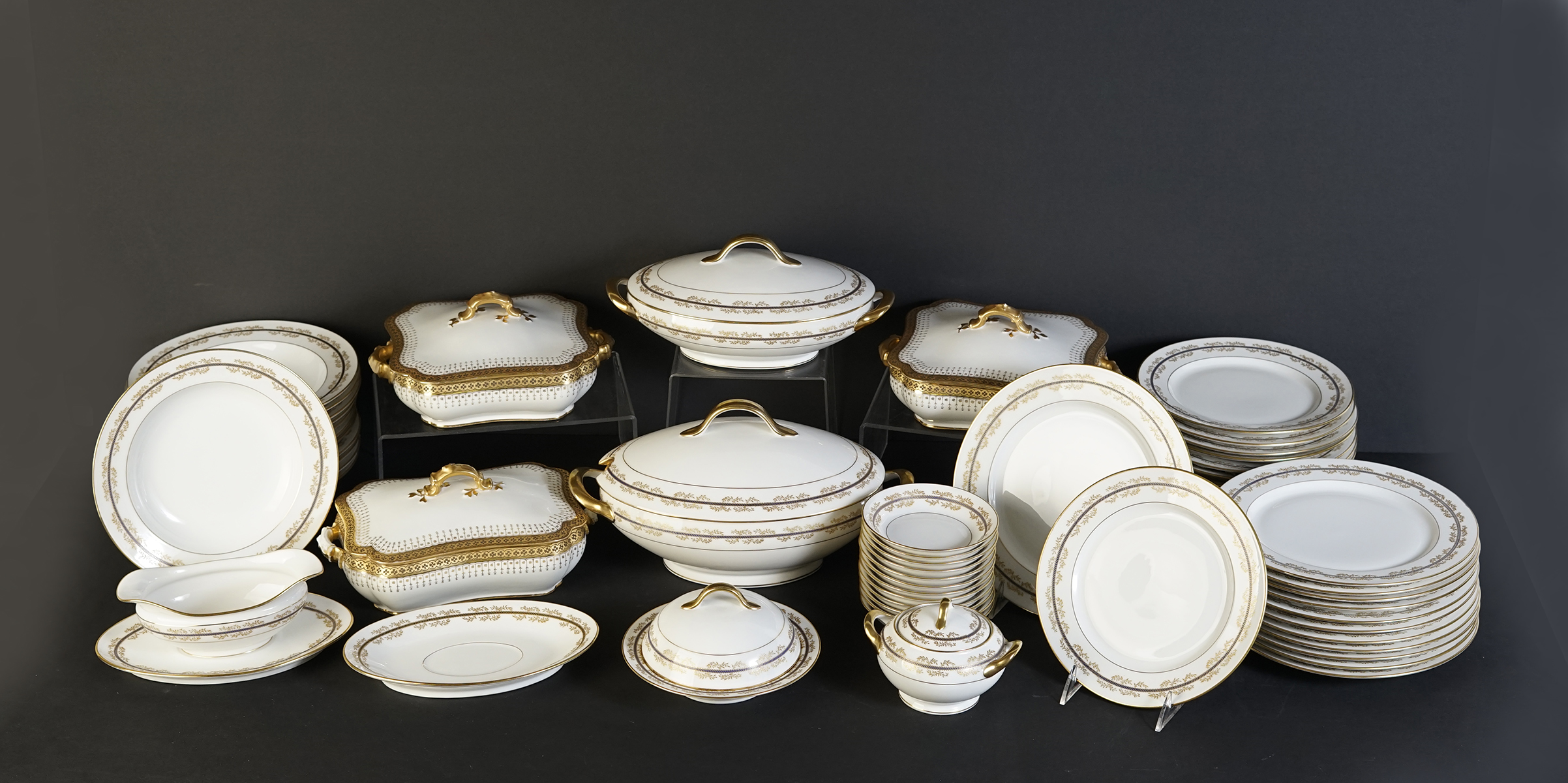 136 PC GOLD FOLIATE LIMOGES CHINA 36af9d