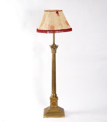 A Victorian brass standard lamp 36d73c