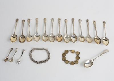 Thirteen silver teaspoons a silver 36d80b