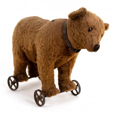 A Steiff bear on wheels circa 36d90d