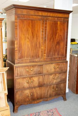 A 19th Century mahogany linen press