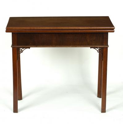 A Chippendale period mahogany tea 36d9ce